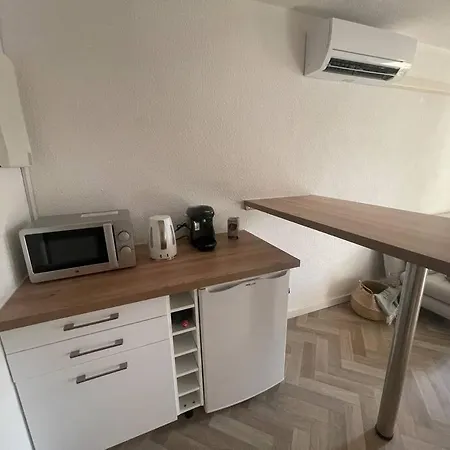 Cap D'agde Dans Avec Piscine Apartment